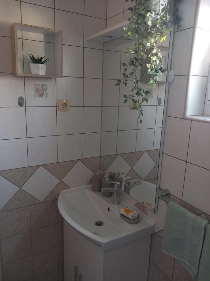 Apartman Petra Palit Exterior foto
